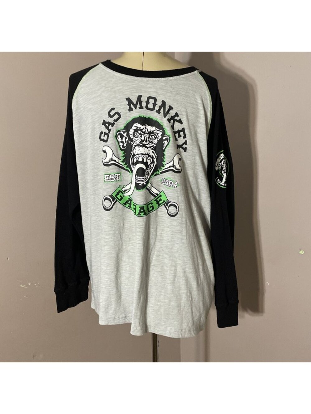 Gas Monkey Garage T Shirt Men 2XL Gray Black Waffle Raglan Sleeve Dallas TX Cars